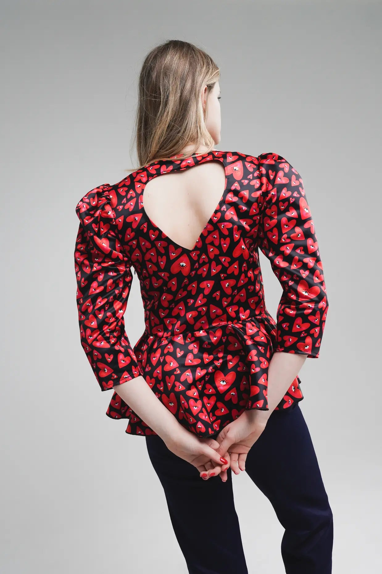 Blouse with puff sleeves and a basque