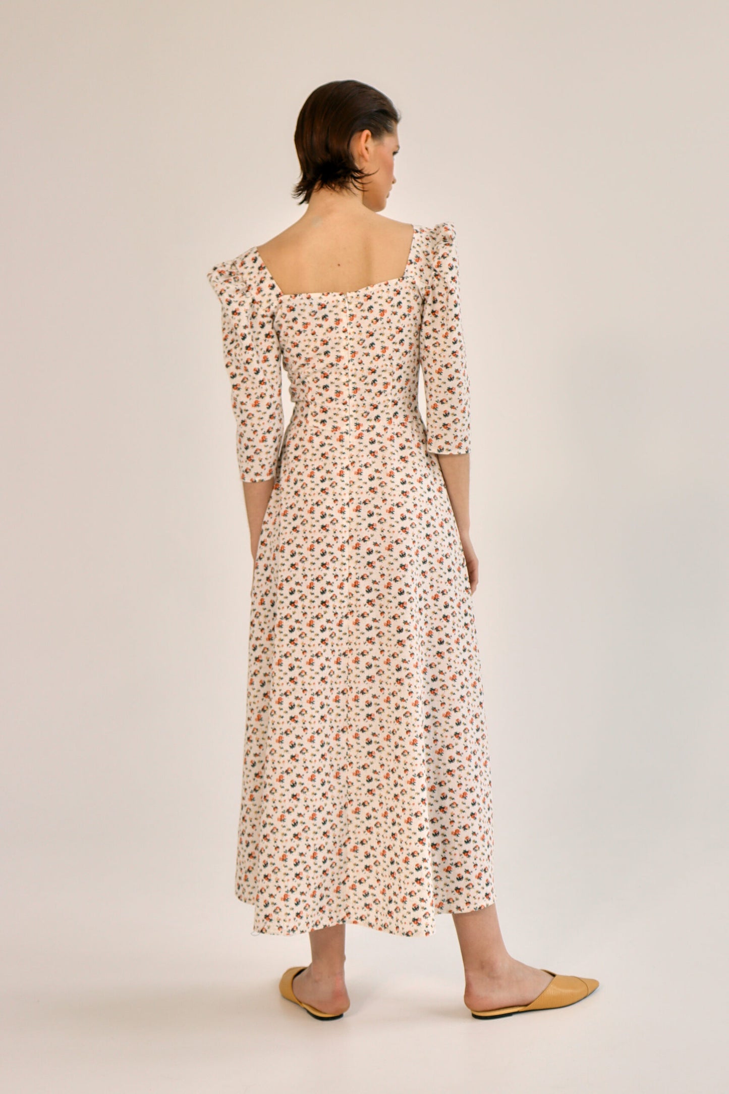 Linen dress with a floral print