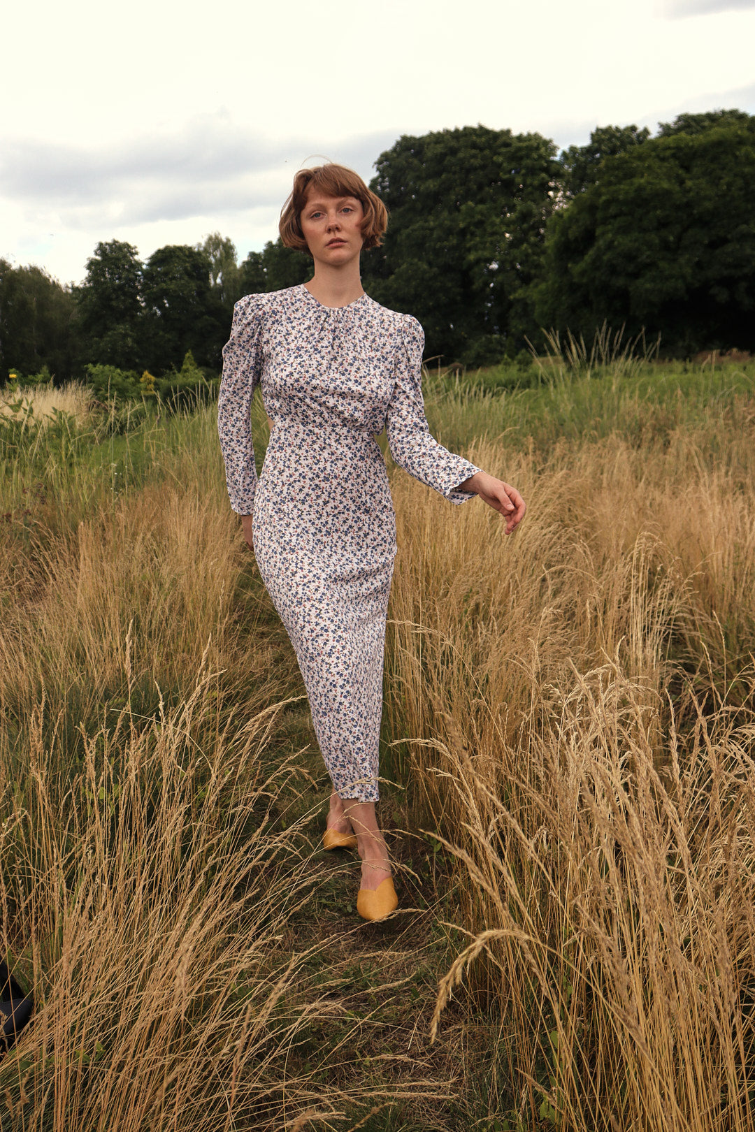 Midi dress with cut-outs on the vest , corn-flower print