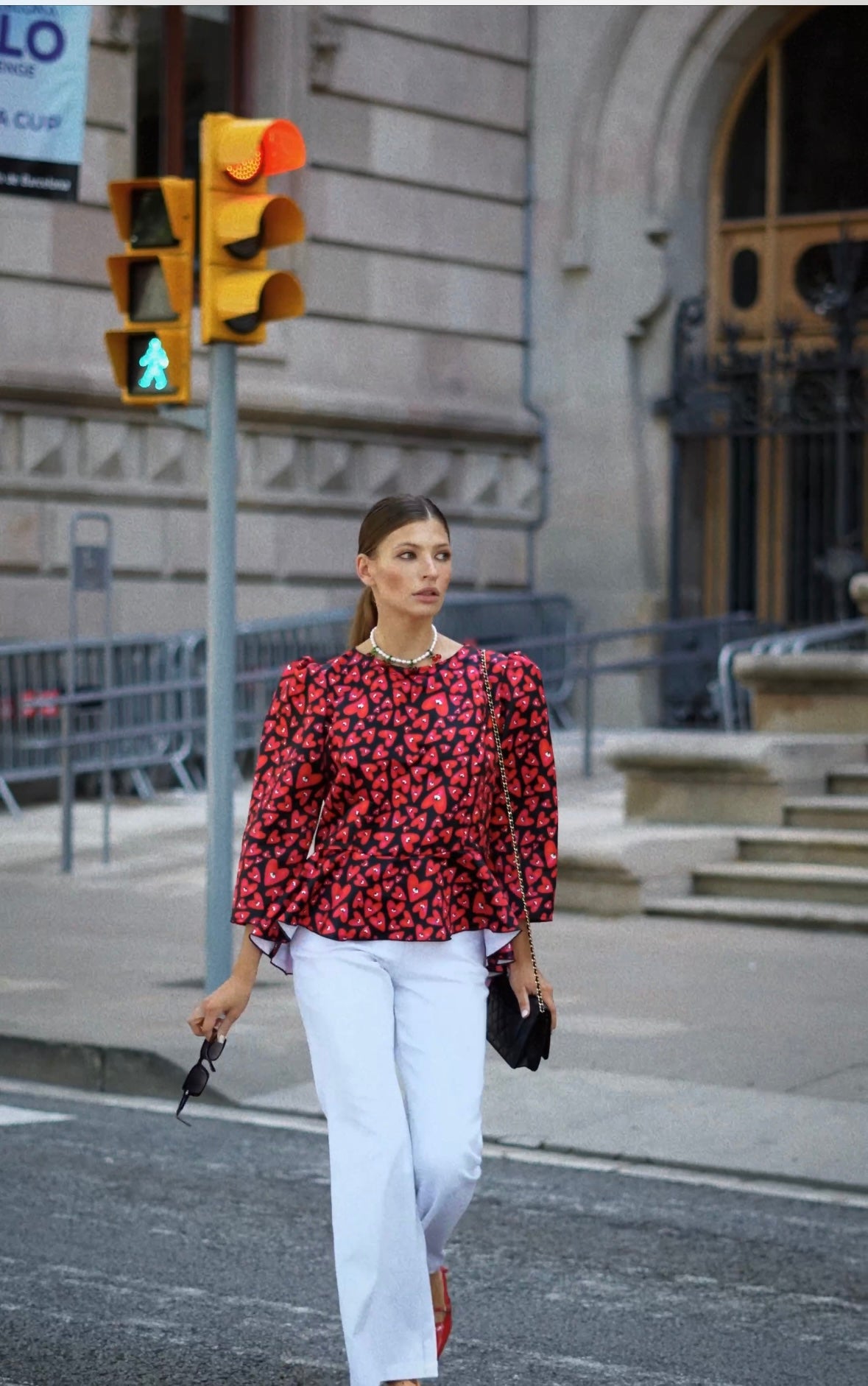 Blouse with puff sleeves and a basque