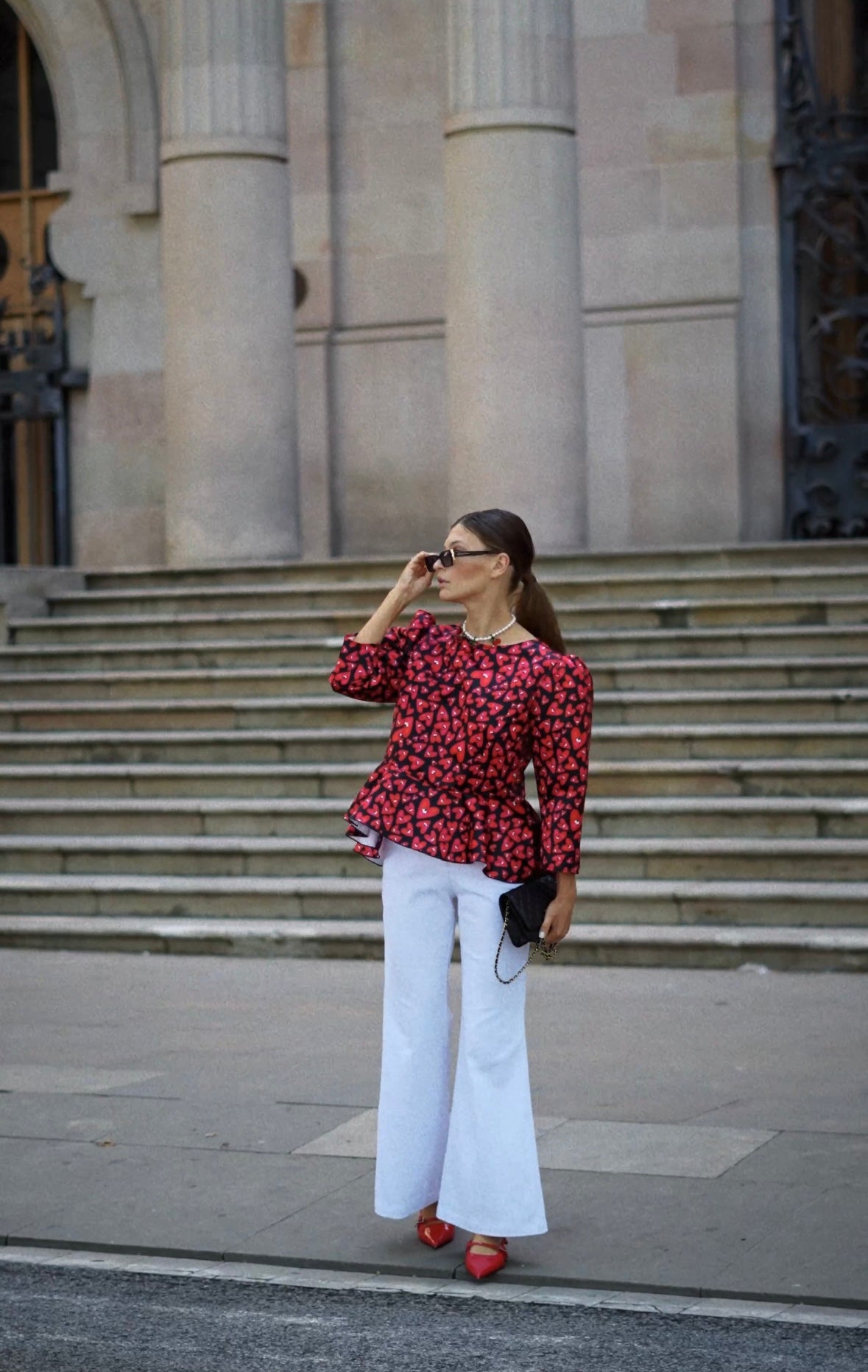 Blouse with puff sleeves and a basque