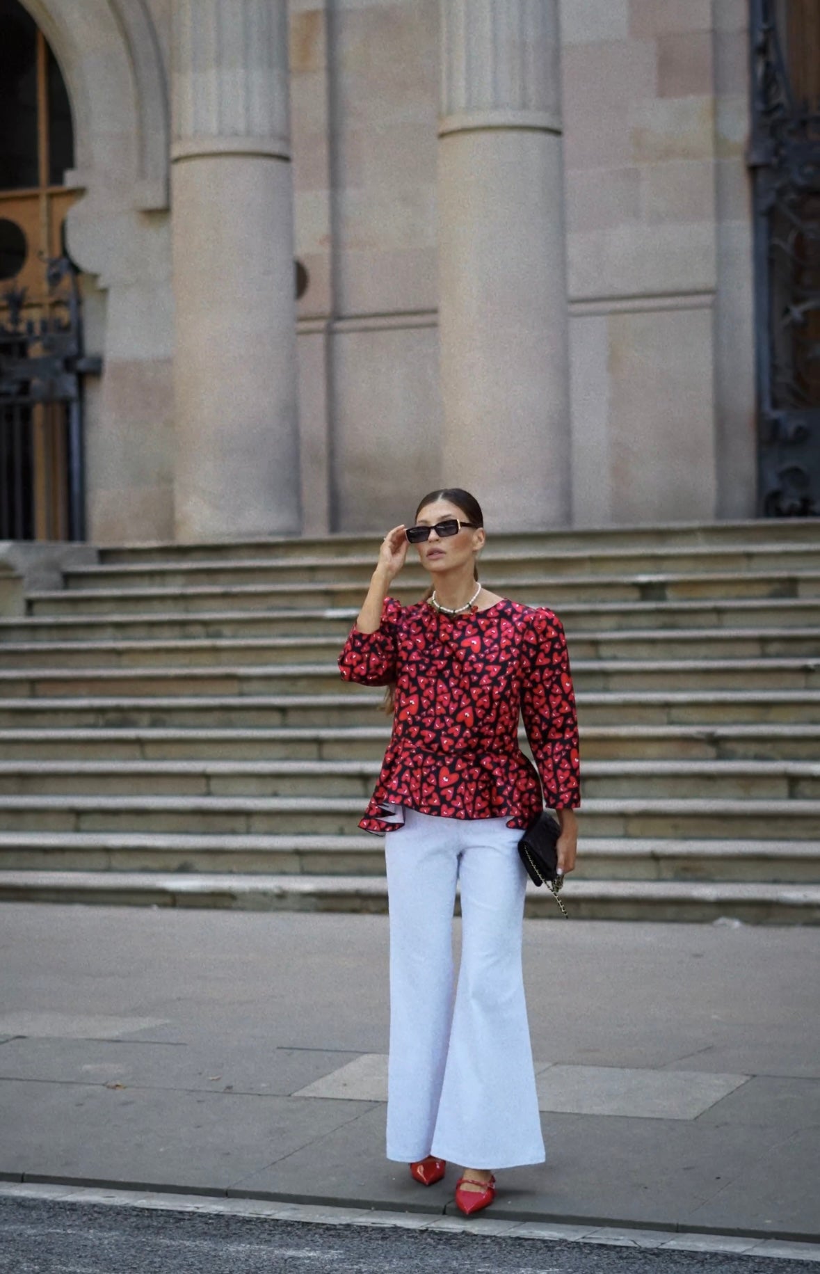 Blouse with puff sleeves and a basque