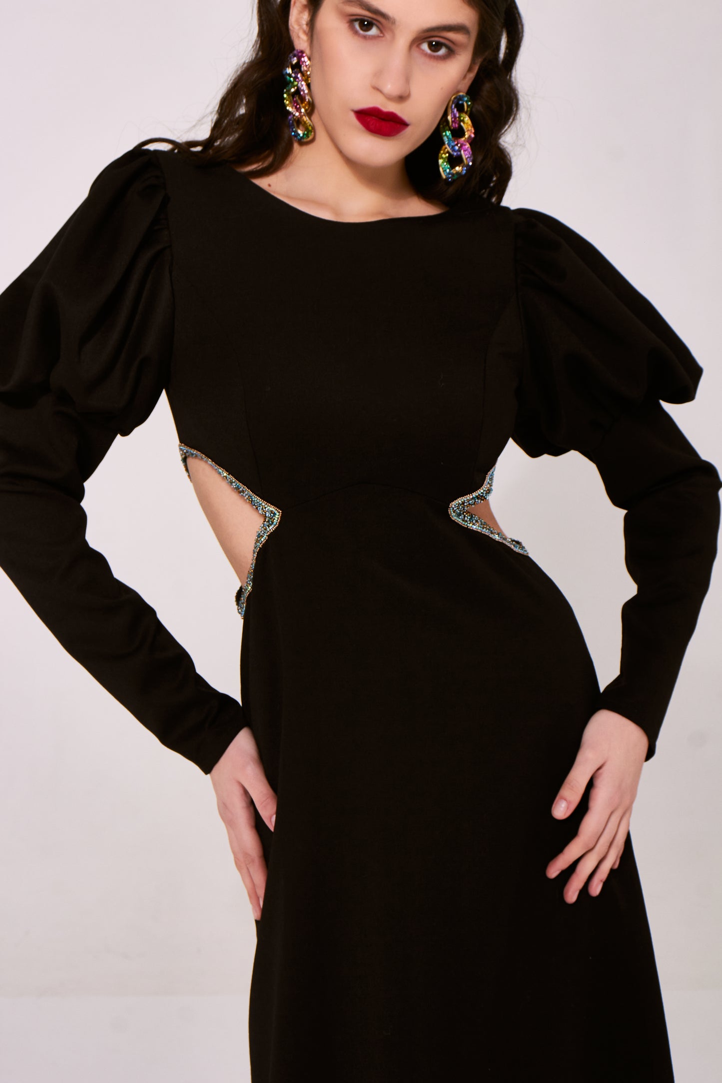 Exclusive high-waisted dress with buff sleeves and hand-made embroidered waistline