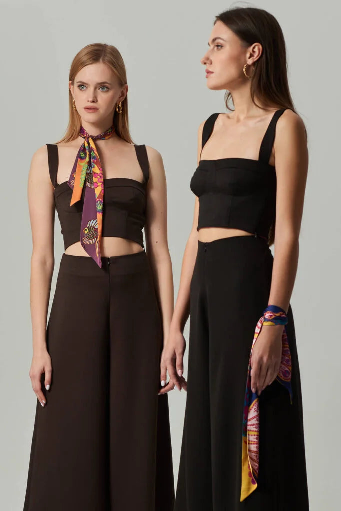 Top bustier con corazón en la espalda