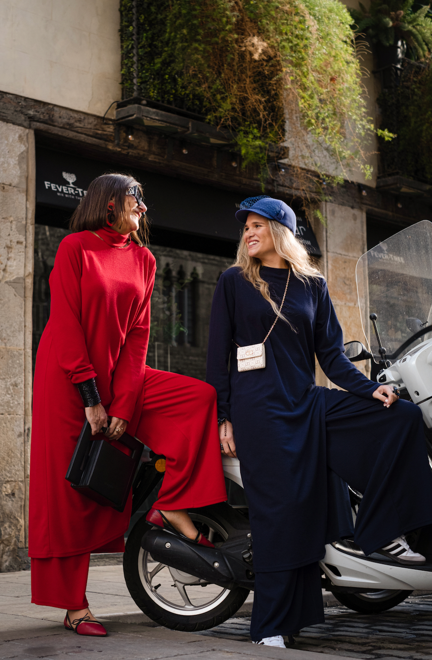 Cashmere blend red suit with an elongated blouse