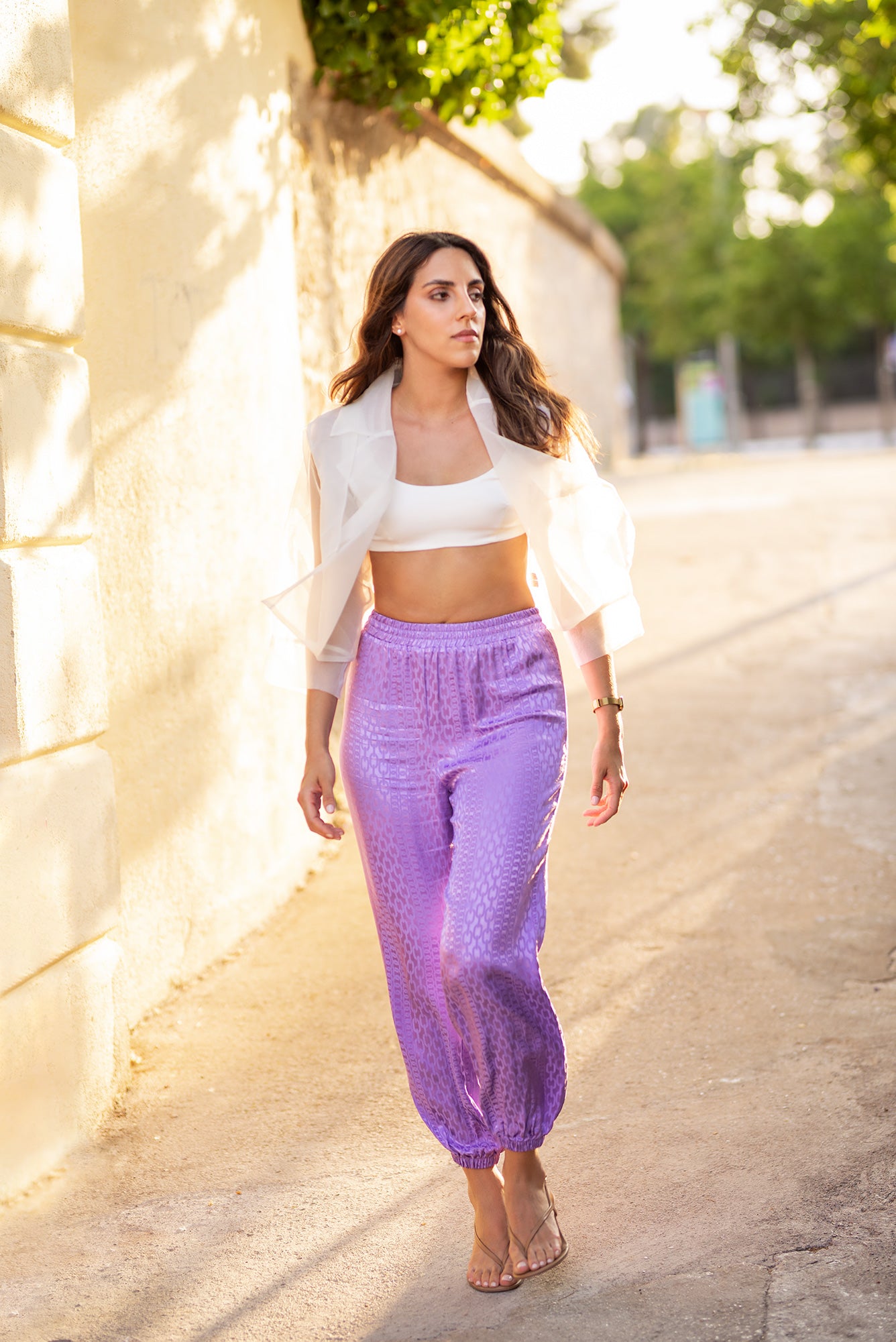 Pantalones de jacquard violeta con motivo de cadenas