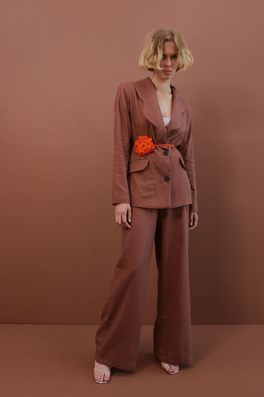 Brown suit with a fantasy collar