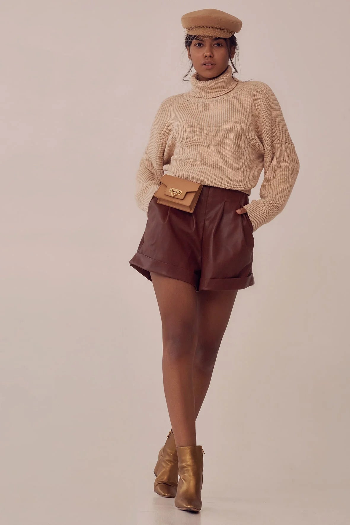 Eco-leather camel shorts with a high waist